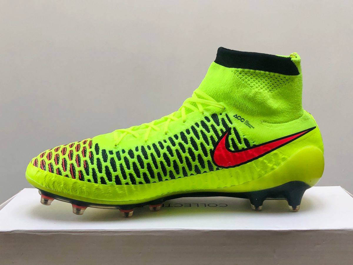 nike magista obra volt  metallic gold coin  black fg launch edition | Sheffield United Kits Collection